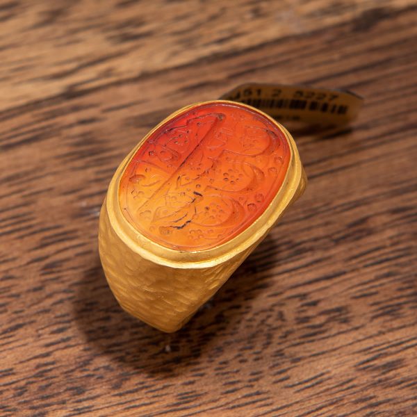 Gold ring with Agete Stone