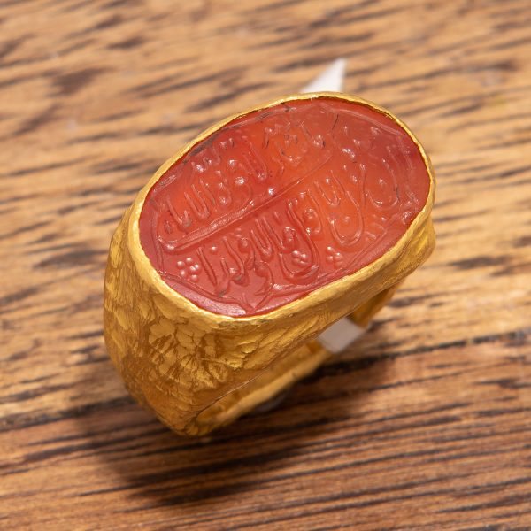 Gold ring with Agate Stone