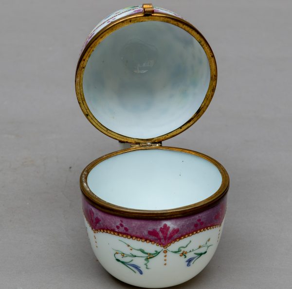 Yumurta Form Porselen Kutu